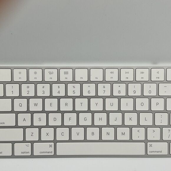 Apple Wireless Magic Keyboard 2 W/ Numeric Keypad A1843 EMC 3138. Tested.EUC - Picture 4 of 11